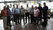 Στο-αμπελουργικό-πεδίο-των-Ελευθερών-Καβάλας,-ο-περιφερειάρχης-ΑΜΘ-Χριστόδουλος-Τοψίδης-(φωτος)