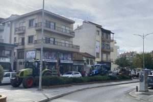 Πανθρακικό-Συλλαλητήριο-στην-Κομοτηνή-με-συμμετοχή-αγροτών-από-Αλεξανδρούπολη,-Ορεστιάδα,-Ξάνθη-και-Κομοτηνή-Πορεία-και-διαμαρτυρία-στα-γραφεία-του-ΟΠΕΚΕΠΕ