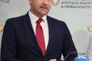 Το-ΑΚΚΕΛ-ενημέρωσε-τον-Επίτροπο-Γεωργίας-hansen-για-την-τραγική-κατάσταση-των-πληγέντων-κτηνοτρόφων