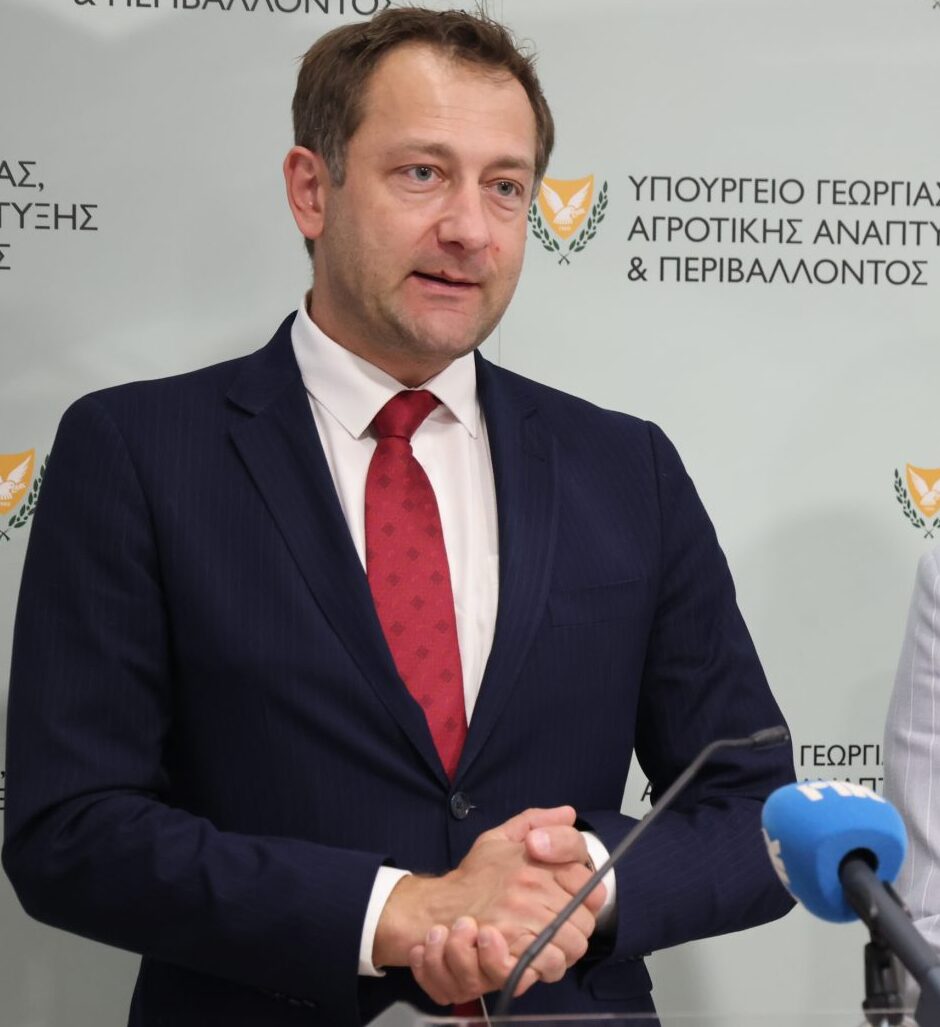 Το-ΑΚΚΕΛ-ενημέρωσε-τον-Επίτροπο-Γεωργίας-hansen-για-την-τραγική-κατάσταση-των-πληγέντων-κτηνοτρόφων