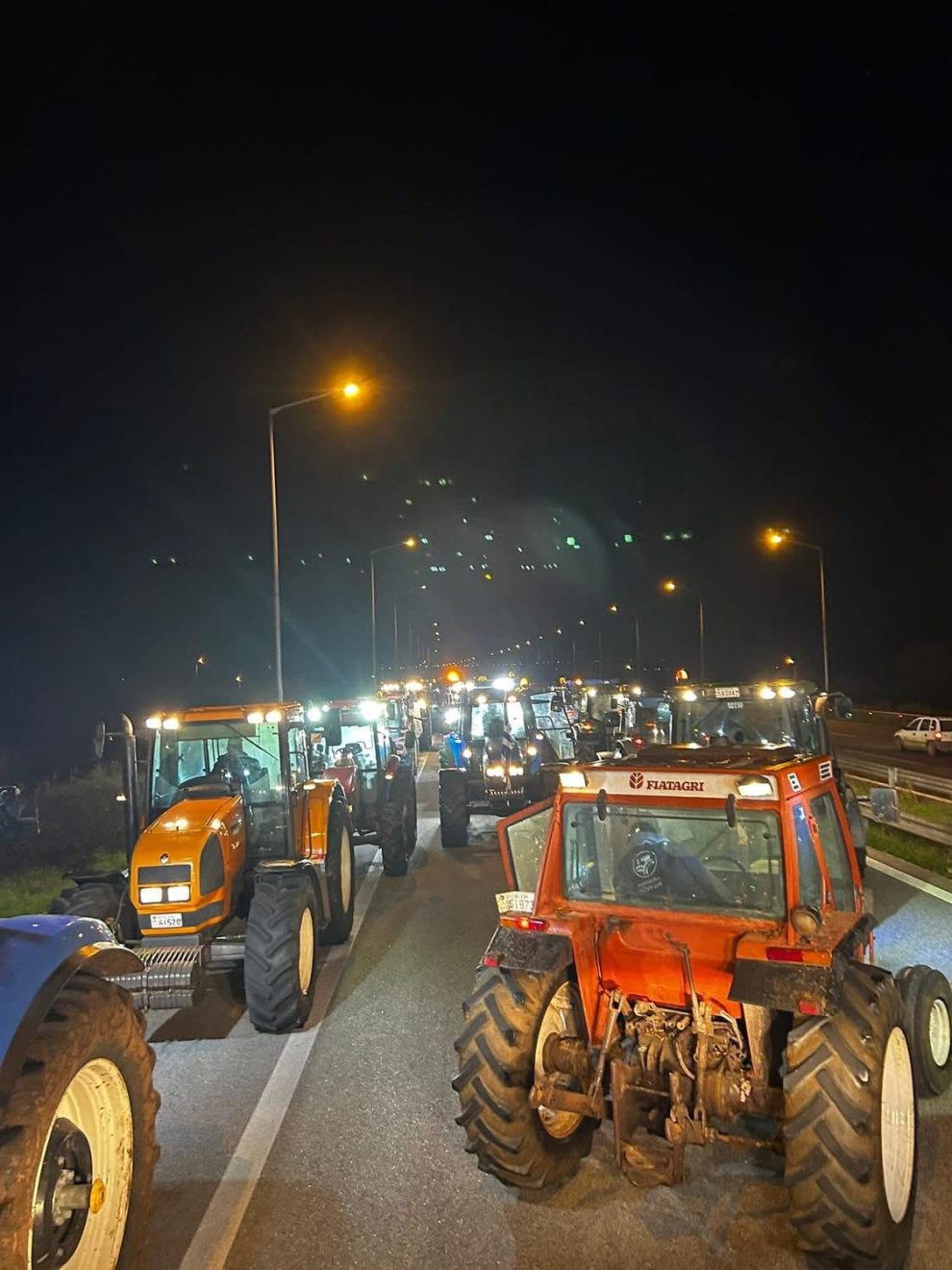 Κλειστό-από-τους-αγρότες-το-τμήμα-Κομοτηνής-Ξάνθης-της-Εγνατίας-Οδού