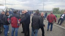 Στα-μπλόκα-της-Εγνατίας-Οδού-στη-Ροδόπη-ο-Ιλχάν-Αχμέτ-:-«Η-Ελλάδα-σύσσωμη-στηρίζει-τον-αγώνα-αγροτών-και-κτηνοτρόφων»