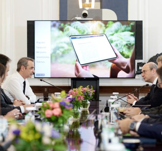 Έκτακτη-σύσκεψη-στο-Μαξίμου-για-την-επιτάχυνση-των-πληρωμών-στους-αγρότες