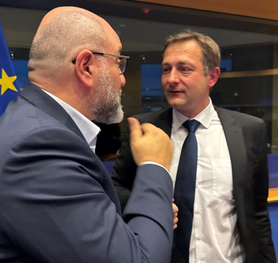 Σάκης-Αρναούτογλου:-«Η-Κομισιόν-“δείχνει”-την-Κυβέρνηση-για-την-ευλογιά-αιγοπροβάτων-–-Αχρησιμοποίητα-εργαλεία,-καθυστερήσεις-και-κενά-προστασίας-στον-πρωτογενή-τομέα»