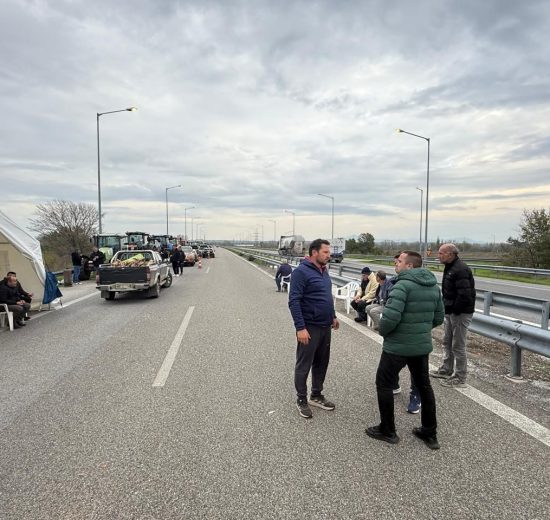 Ανατροπή-από-18-μπλόκα-αγροτών,-λένε-«ναι»-στον-διάλογο