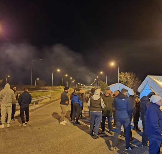 Συνεχίζονται-οι-αγροτικές-κινητοποίησεις-Οι-αγρότες-της-Ροδόπης-συντάσσονται-με-την-πλειοψηφία-των-μπλόκων-(videos)