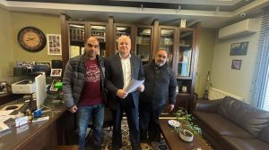 Εκπρόσωποι-των-κτηνοτρόφων-της-Ροδόπης-στο-γραφείο-του-Ιλχάν-Αχμέτ