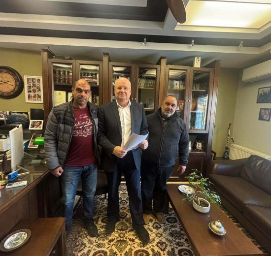 Εκπρόσωποι-των-κτηνοτρόφων-της-Ροδόπης-στο-γραφείο-του-Ιλχάν-Αχμέτ