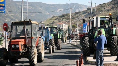 Παραλύει-η-Ελλάδα-για-δύο-24ωρα-από-τα-μπλόκα-των-αγροτών-