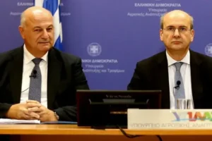 Τα-6-Μέτρα-για-τους-Αγρότες–-Ρεύμα-στα-8,5-λεπτά,-Πετρέλαιο-στην-Αντλία-και-160-εκατ.-«ζεστό-χρήμα»