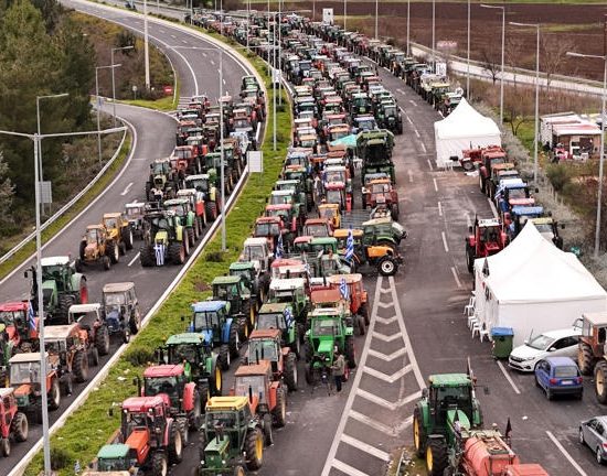 Παράθυρο-για-συνάντηση-αγροτών-–-Μητσοτάκη:-Το-ραντεβού-της-Τρίτης-στη-σκιά-των-μπλόκων