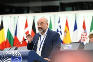 Σάκης-Αρναούτογλου:-«Με-Κυβερνητική-επιλογή-διαλύεται-η-κτηνοτροφία,-οι-κτηνοτρόφοι-πληρώνουν-το-τίμημα»