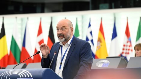 Σάκης-Αρναούτογλου:-«Με-Κυβερνητική-επιλογή-διαλύεται-η-κτηνοτροφία,-οι-κτηνοτρόφοι-πληρώνουν-το-τίμημα»