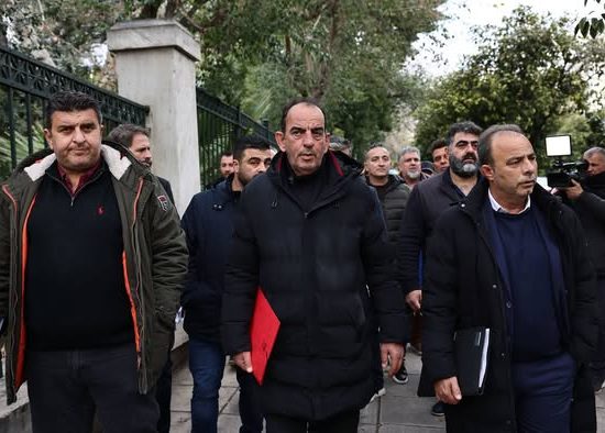 “Με-άδεια-χέρια-οι-αγρότες-από-τη-συνάντηση-με-τον-Πρωθυπουργό-–-Ο-αγώνας-όχι-μόνο-συνεχίζεται-αλλά-δυναμώνει”