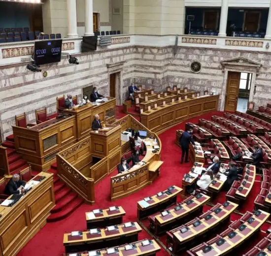 Ένταση-στη-Βουλή-ανάμεσα-σε-Κέλλα-και-Λιακούλη-για-την-ευλογιά-των-αιγοπροβάτων-και-τα-εμβόλια