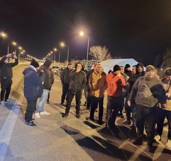 Αποχωρούν-αγρότες-και-κτηνοτρόφοι-της-Ροδόπης-από-το-μπλόκο-της-Εγνατίας-Οδού