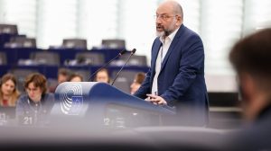 Σάκης-Αρναούτογλου-στην-Ολομέλεια:-Ευρωπαϊκή-ασπίδα-απέναντι-στις-αθέμιτες-πρακτικές.-Στήριξη-στους-αγρότες-και-μικρούς-παραγωγούς