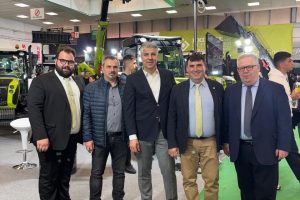Επίσκεψη-του-περιφερειάρχη-ΑΜΘ,-Χριστόδουλου-Τοψίδη,-στην-Διεθνή-Έκθεση-agrotika-στη-Θεσσαλονίκη