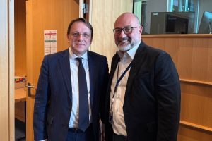 Επίτροπος-Βάρχελι-προς-Αρναούτογλου:-«Θα-στηρίξουμε-τους-Έλληνες-κτηνοτρόφους-σε-κάθε-βήμα»-–-Δέσμευση-για-χρηματοδότηση,-αποζημιώσεις-και-ανασύσταση-ζωικού-κεφαλαίου.