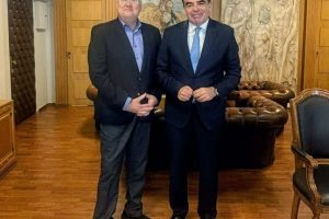 Συνάντηση-Ιλχάν-Αχμέτ-με-Μαργαρίτη-Σχοινά-στο-ΥΠΑΑΤ