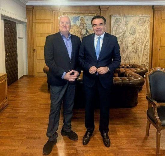 Συνάντηση-Ιλχάν-Αχμέτ-με-Μαργαρίτη-Σχοινά-στο-ΥΠΑΑΤ