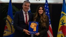 Αλεξανδρούπολη:-Ο-Περιφερειάρχης-ΑΜΘ-Χριστόδουλος-Τοψίδης-συναντήθηκε-με-την-πρέσβειρα-των-ΗΠΑ-στην-Ελλάδα-Κίμπερλι-Γκίλφοϊλ
