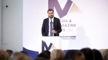 Παύλος-Μαρινάκης-:-«υπογραμμίζω-τη-συμβολή-του-έντυπου-και-περιοδικού-Τύπου-και-των-δημοσιογράφων,-γιατί-εδώ-είστε-με-διπλή-ιδιότητα-και-των-δημοσιογράφων-και-των-ιδιοκτητών-στη-μάχη-κατά-της-παραπληροφόρησης»