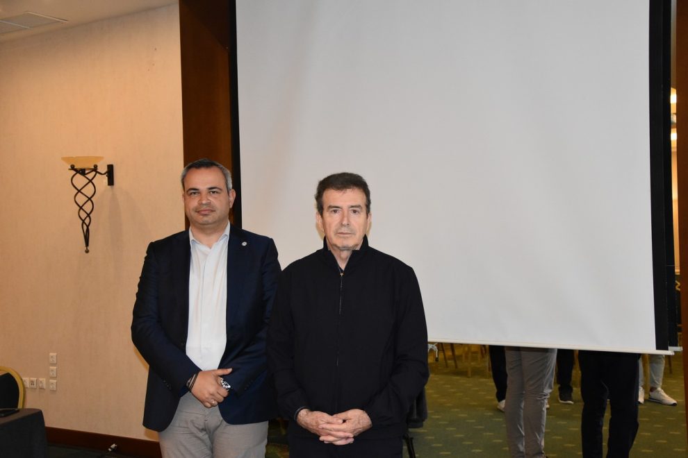 Συνάντηση-αντιπροσωπείας-της-Ένωσης-Αξιωματικών-ΕΛΑΣ.-ΑΜΘ-με-τον-Υπουργό-Προστασίας-του-Πολίτη-Μιχάλη-Χρυσοχοΐδη