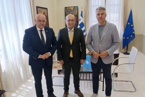 Τον-πρέσβη-της-Αρμενίας-στην-Ελλάδα-και-την-Αλβανία-υποδέχθηκε-ο-περιφερειάρχης-ΑΜΘ,-Χριστόδουλος-Τοψίδης