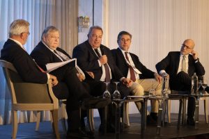 «ΧΡΕΙΑΖΕΤΑΙ-ΝΑ-ΡΥΘΜΙΣΤΕΙ-Η-ΑΙ-ΣΤΟ-ΣΥΝΤΑΓΜΑ-;»