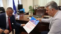 Συνάντηση-του-Περιφερειάρχη-Ανατολικής-Μακεδονίας-και-Θράκης-Χριστόδουλου-Τοψίδη-με-τον-Νομάρχη-Κίρτζαλι-biser-nikolov