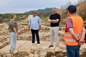 Αυτοψία-του-Περιφερειάρχη-ΑΜΘ-στο-έργο-«Βελτίωση-–-Διαμόρφωση-οδού-Μαρώνειας-–-Παραλίας-Πετρωτών-–-Ορίων-Ν.-Έβρου»-(φωτος)