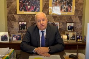 Ιλχάν-Αχμέτ-:-“ΟΙ-ΑΛΗΘΕΙΕΣ-ΓΙΑ-ΤΟΝ-ΔΗΜΟ-ΑΡΡΙΑΝΩΝ”