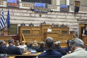 ΣΤΟ-ΕΛΛΗΝΙΚΟ-ΚΟΙΝΟΒΟΥΛΙΟ-Η-ΠΡΟΕΔΡΟΣ-ΤΗΣ-ΒΟΥΛΗΣ-ΤΗΣ-ΚΥΠΡΟΥ-ΑΝΝΙΤΑ-ΔΗΜΗΤΡΙΟΥ:-«ΕΛΛΑΔΑ-ΚΑΙ-ΚΥΠΡΟΣ-ΠΡΟΧΩΡΟΥΜΕ-ΜΑΖΙ-ΣΤΟ-ΜΕΛΛΟΝ»