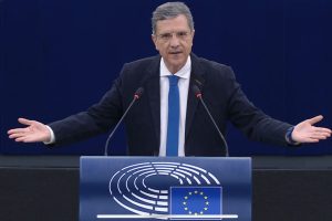 Γ.-ΑΥΤΙΑΣ-:-ΕΠΕΙΓΟΥΣΑ-ΧΡΗΜΑΤΟΔΟΤΗΣΗ-ΣΕ-ΜΙΚΡΟΜΕΣΑΙΟΥΣ-ΚΑΙ-ΠΕΡΙΦΕΡΕΙΕΣ