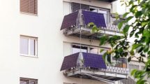 Υπουργείο-Περιβάλλοντος-&-Ενέργειας:-Τι-προβλέπεται-για-τα-φωτοβολταϊκά-μπαλκονιού