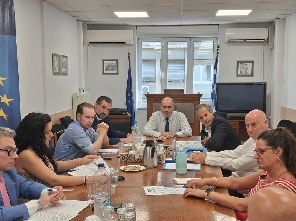 Συνάντηση-Αντιπροσωπείας-της-ΕΣΕΕ-με-επικεφαλής-τον-Πρόεδρο-Σταύρο-Καφούνη,-με-τον-Υφυπουργό-Εθνικής-Οικονομίας-και-Οικονομικών-Δημήτρη-Μαρκόπουλο