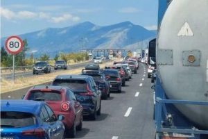 Ουρές-χιλιομέτρων-στα-διόδια-Ιάσμου:-Μεγάλη-ταλαιπωρία-στην-Εγνατία-Οδό-Ξάνθης-–-Κομοτηνής