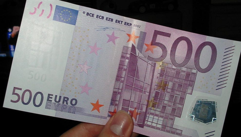 Ευρώ:-Τέλος-στο-χαρτονόμισμα-των-«500»-–-Τι-ισχύει-για-όσα-είναι-σε-κυκλοφορία
