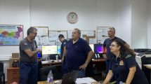 Επίσκεψη-Στυλιανίδη-στο-κέντρο-Επιχειρήσεων-της-Πυροσβεστικής-Υπηρεσίας-ΑΜΘ-(φώτος)