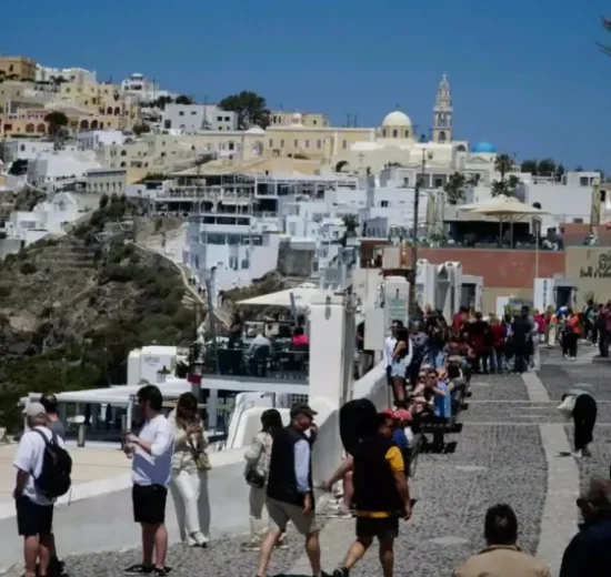 «Τουρισμός-για-Όλους-2026-2027»:-Ανοίγει-από-10-Αυγούστου-η-πλατφόρμα-για-όλα-τα-ΑΦΜ-–-Έως-21-Αυγούστου-οι-αιτήσεις