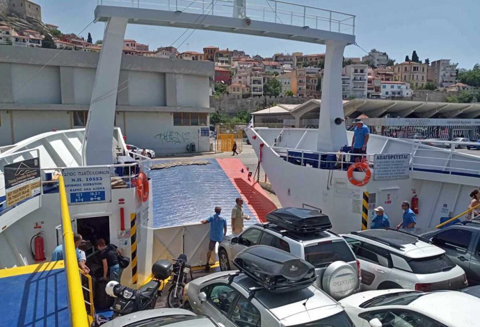 Τρακάρισμα-στο-πλοίο:-Σε-καλύπτει-η-ασφάλεια-αυτοκινήτου-;