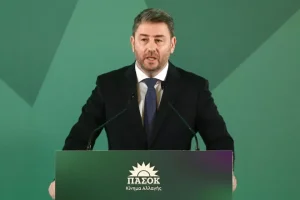 Νίκος-Ανδρουλάκης:-«Η-Ελλάδα-χρειάζεται-νέα-πορεία»-–52-χρόνια-από-την-ίδρυση-του-ΠΑΣΟΚ