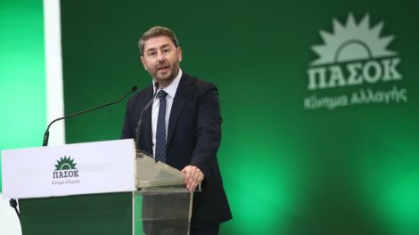 Ανδρουλάκης-από-Κρήτη:-“Εδώ-που-γράψαμε-ιστορία-με-τον-Ανδρέα-και-την-μεγάλη-Αλλαγή,-σήμερα-ξανπιάνουμε-το-νήμα-της-ιστορίας”