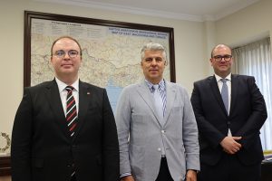 Εθιμοτυπική-επίσκεψη-του-Τούρκου-Προξένου-Αϊκούτ-Ουνάλ-στον-Περιφερειάρχη-Ανατολικής-Μακεδονίας-και-Θράκης-Χριστόδουλο-Τοψίδη