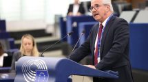 Επίτροπος-Ενέργειας-jorgensen-σε-Γ.-Μανιάτη:-«Τα-ηλιακά-θερμικά-είναι-τεράστια-ευκαιρία-που-πρέπει-να-αξιοποιηθεί»