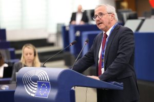 Επίτροπος-Ενέργειας-jorgensen-σε-Γ.-Μανιάτη:-«Τα-ηλιακά-θερμικά-είναι-τεράστια-ευκαιρία-που-πρέπει-να-αξιοποιηθεί»