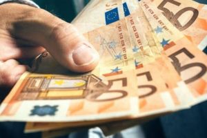 Ποιοι-συνταξιούχοι-θα-λάβουν-το-επίδομα-των-400-ευρώ-το-Νοέμβριο;