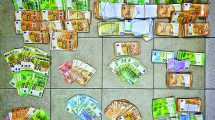 Εξαρθρώθηκε-εγκληματική-οργάνωση-που-διέπραττε-απάτες-με-το-πρόσχημα-των-επενδύσεων-σε-κρυπτονομίσματα-–-17-συλλήψεις