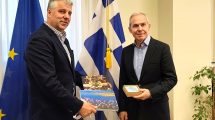 Επίσκεψη-του-Υφυπουργού-Εθνικής-Άμυνας-Θανάση-Δαβάκη-στον-Περιφερειάρχη-ΑΜΘ-Χριστόδουλο-Τοψίδη